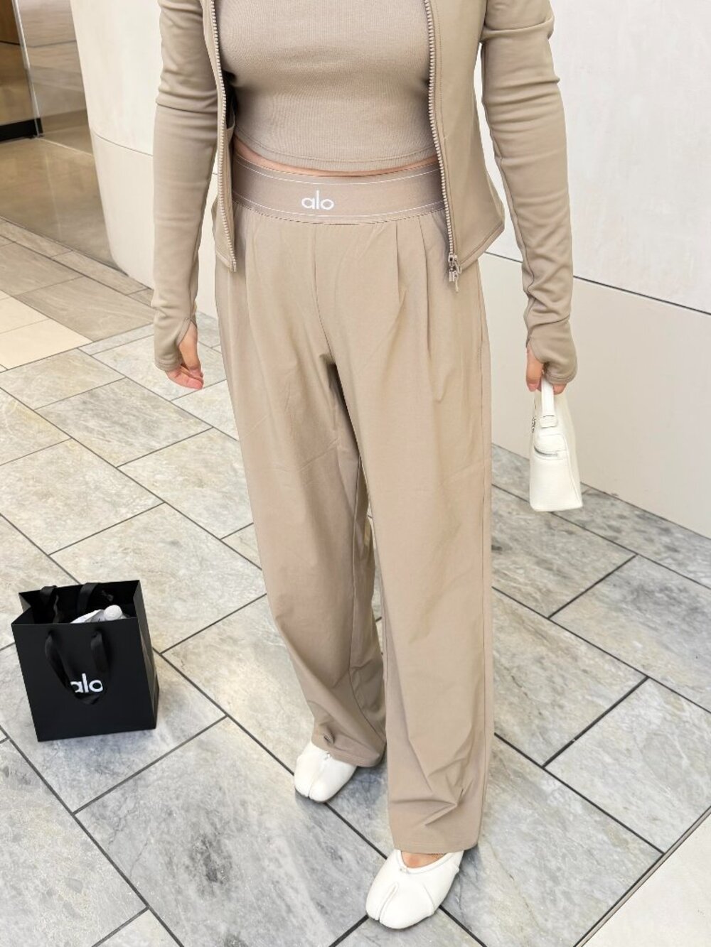 Brand New🦹‍♀️ALO Yoga Gravel Suit Up Trouser 30" Regular